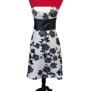 White House Black Market Floral Strapless Midi Dress Black Ivory Bow Size 2 D633